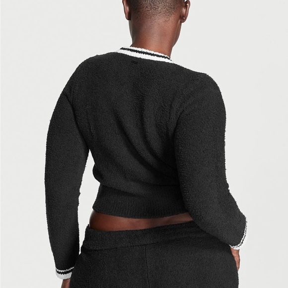 Victoria’s Secret crop style black and white sweater size M - Picture 2 of 3